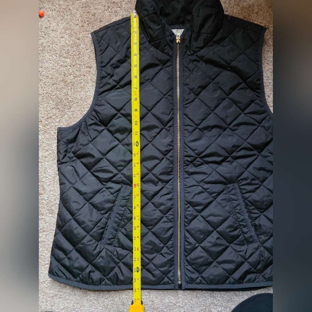 Quilted Green and Black Vests - Picture 4 of 6